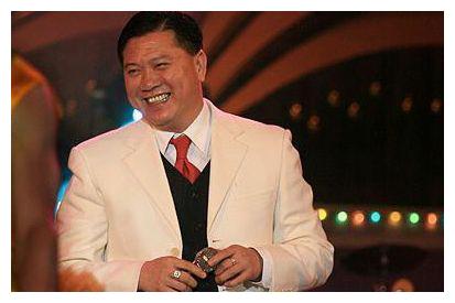 63岁万梓良现状曝光,新电影将上线惹期待,伴郎是周星驰有排面