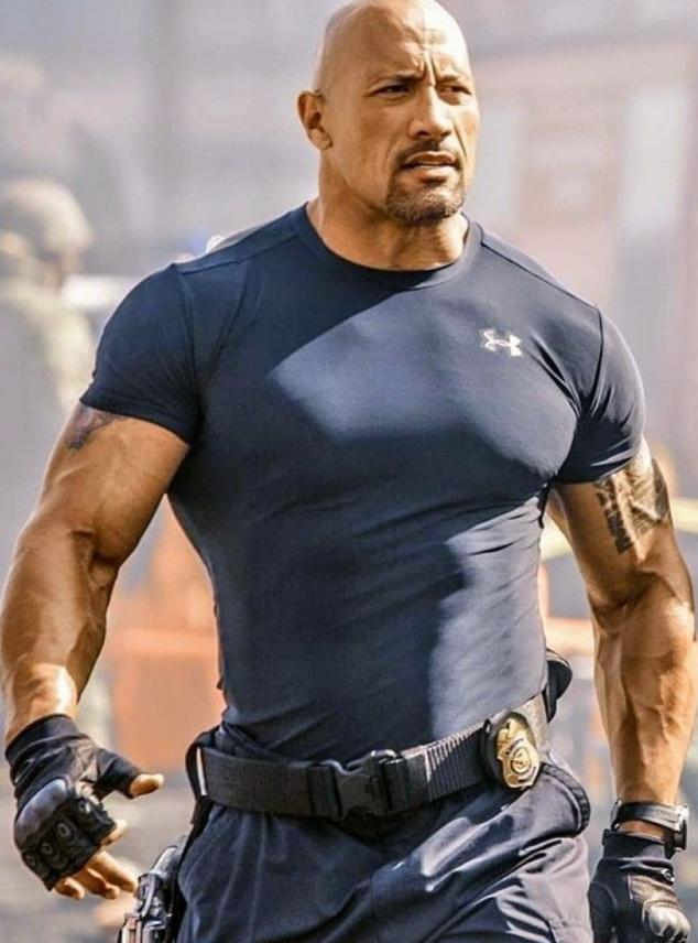 巨石强森鲜血伤口霸气宣告:「我的健身强度可不是在过家家酒!