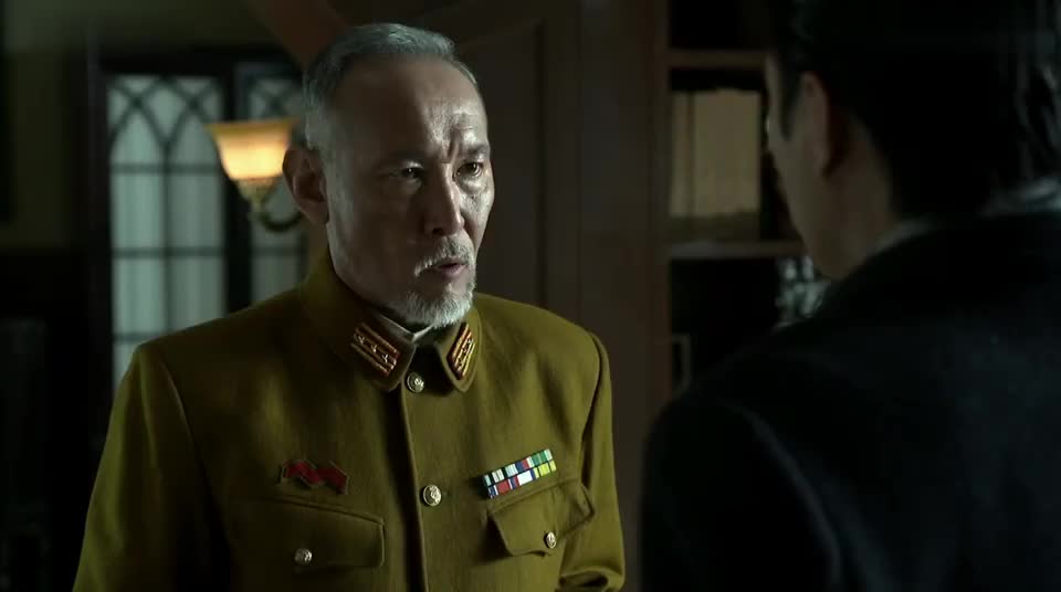 伪装者:藤田芳政截获重庆政府刺杀明楼的密报,结果南田洋子躺枪