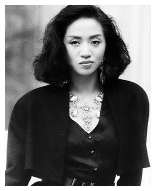 梅艳芳一生如烟火一样璀璨却从未停止治愈那孤苦的童年