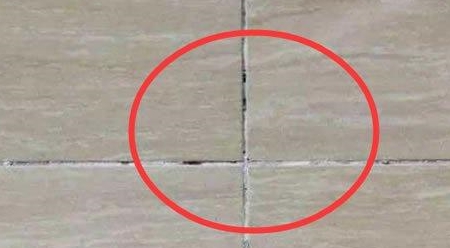 但是,勾缝剂时间长了也会粉化,还发霉.