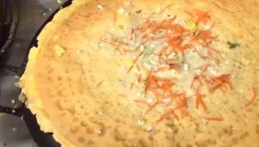 男子街边买煎饼,加了20个鸡蛋,最后大姐把煎饼做成了这样!休闲区蓝鸢梦想 - Www.slyday.coM 男子街边买煎饼,加了20个鸡蛋,最后大姐把煎饼做成了这样!休闲区蓝鸢梦想 - Www.slyday.coM