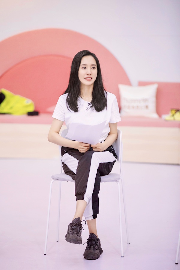 乘风破浪的姐姐王智人气热度暴涨商业价值飙升