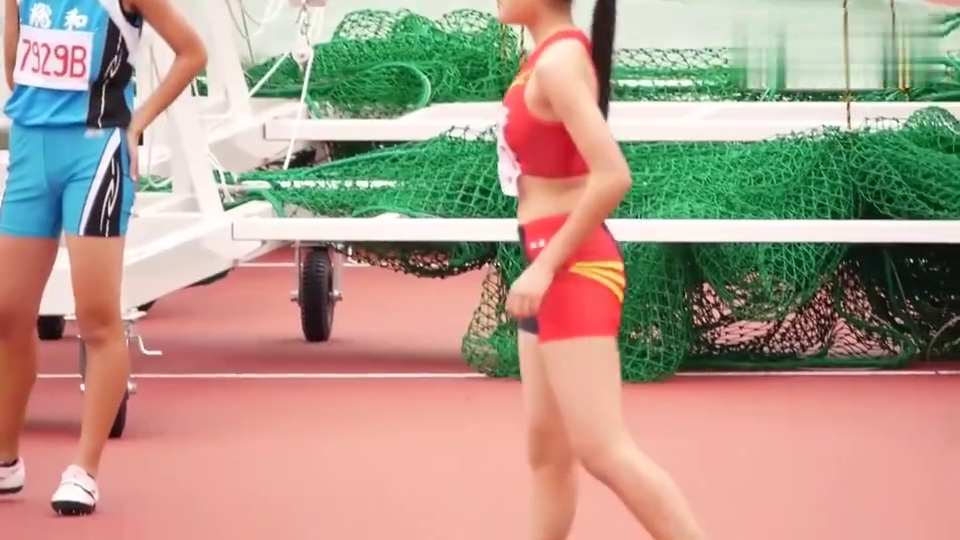 一场女子中学生的跳高比赛 这实力你打几分 一场女子中学生的跳高比赛 这实力你打几分