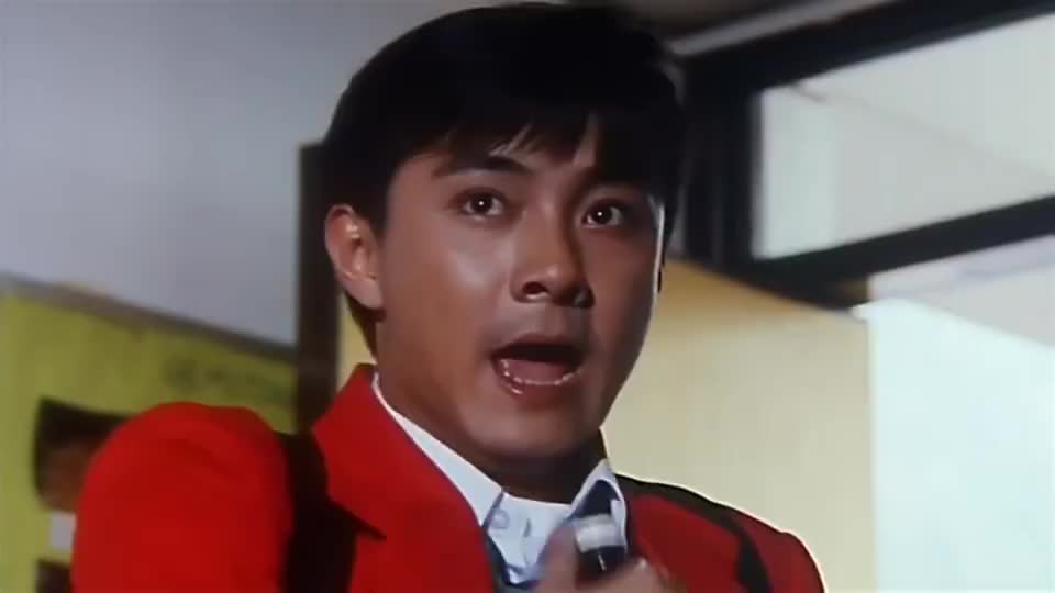 吴孟达以为张卫健考试又要作弊,不料完全出乎他的意料,太失望了