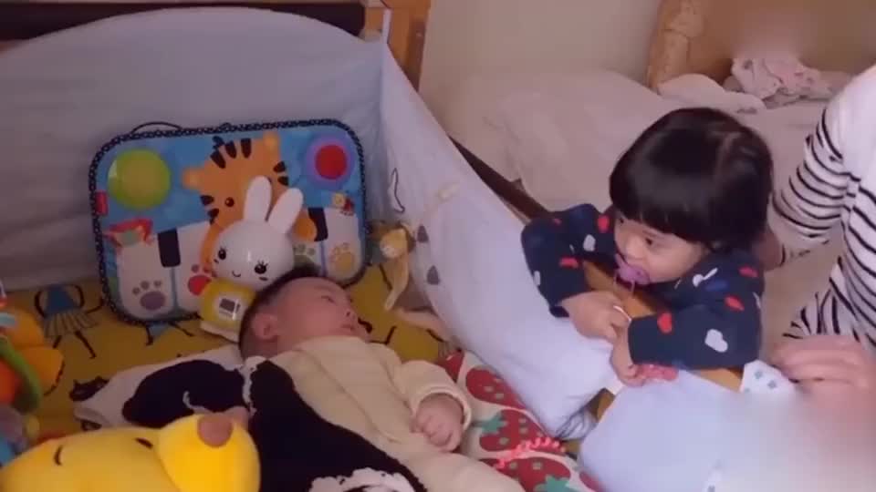 女儿快快突然动手打阳阳梅婷只是一味保护儿子对女儿毫无想法