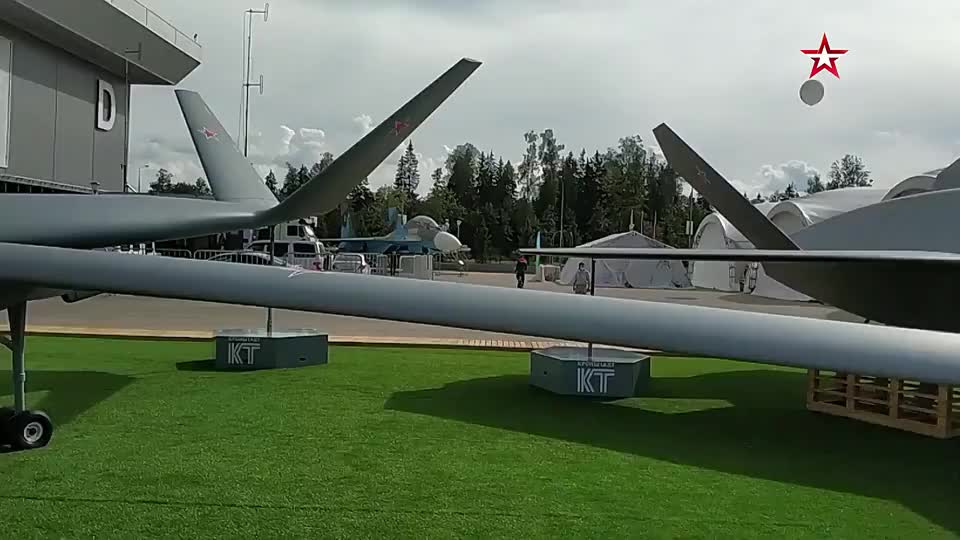 实拍俄罗斯新型无人机"天狼星"