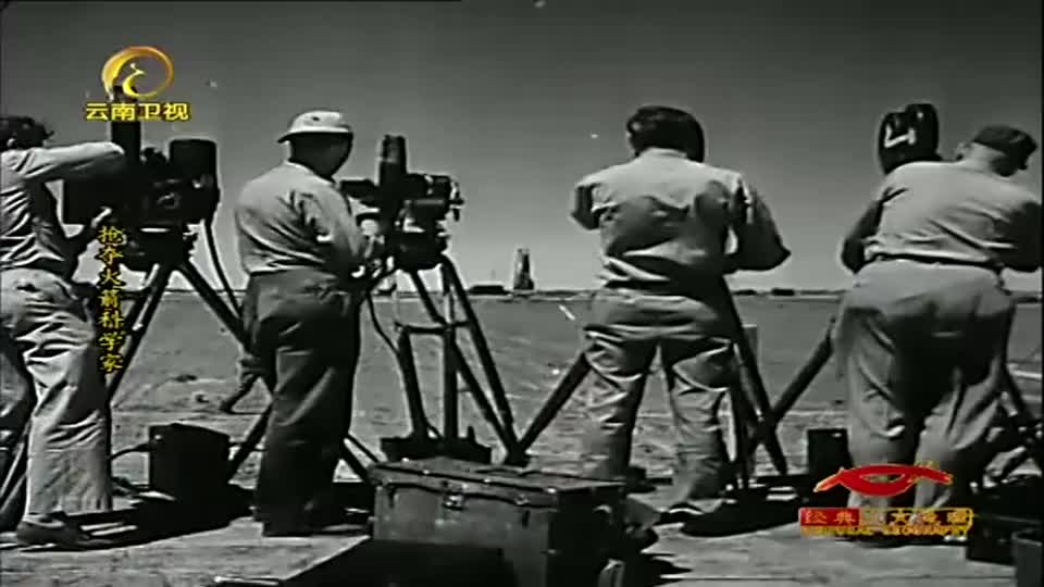 美苏的太空竞赛，前期苏联一直领先一步，这让美国人感到备受羞辱