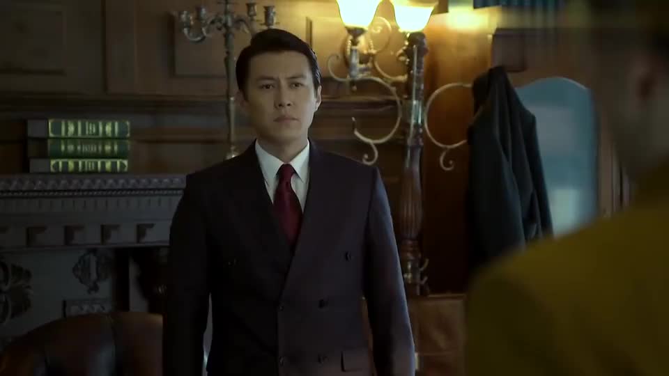 《伪装者》汪曼春逃狱,杀了梁太太,藤田方正也从外地急忙赶回来