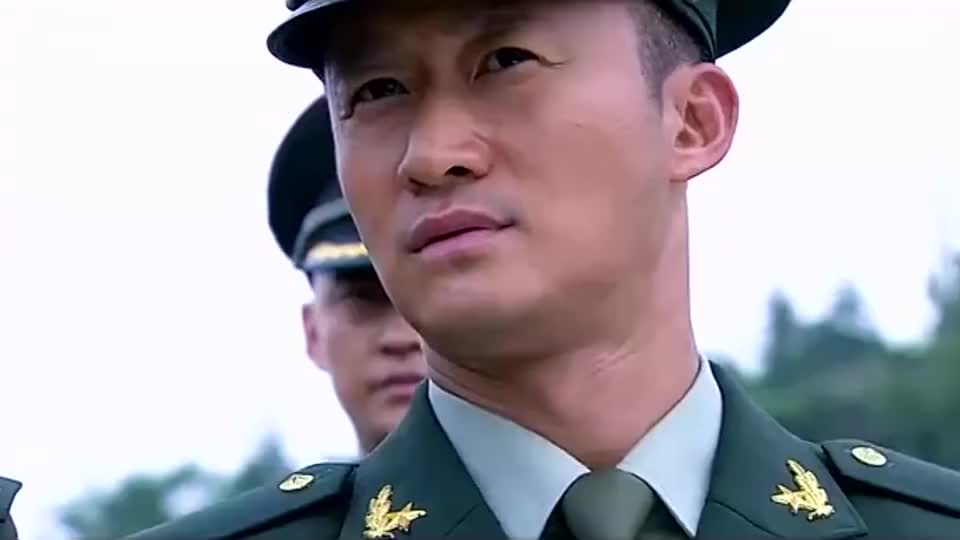 竟有人敢劫法场,何晨光真是天生的狙击手,太敏感了