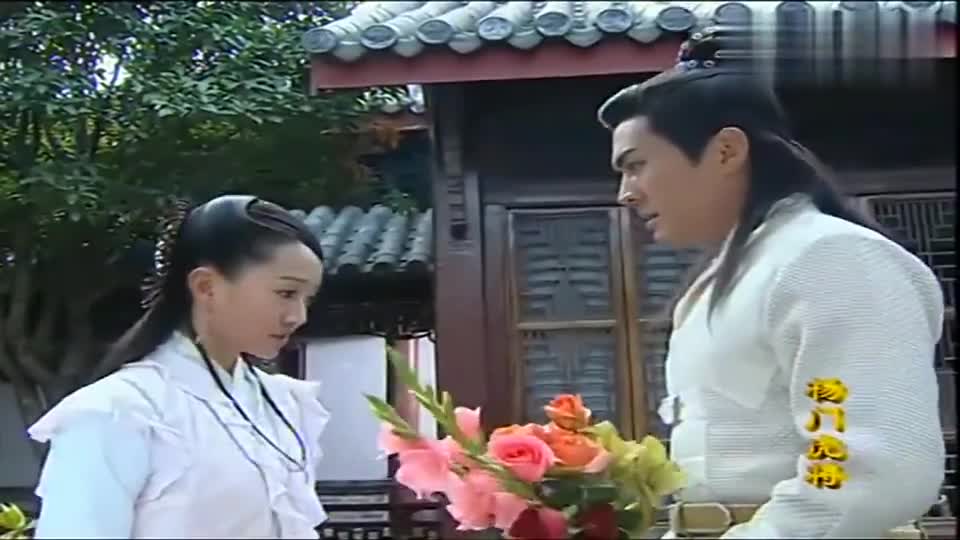 杨门虎将:杨三郎给楚楚念诗,哪料杨七郎一来,楚楚笑开花