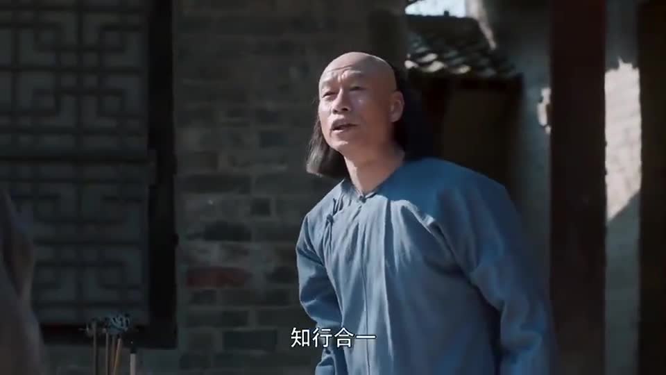 白鹿原:朱先生自剪辫子,不料他也要给白嘉轩剪同款发型,吓坏了
