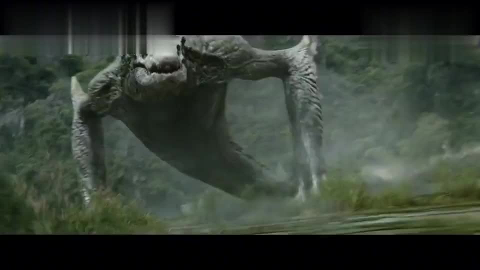 金刚骷髅岛金刚怒锤巨型蜥蜴拔起大树一伦对着蜥蜴当头一棒