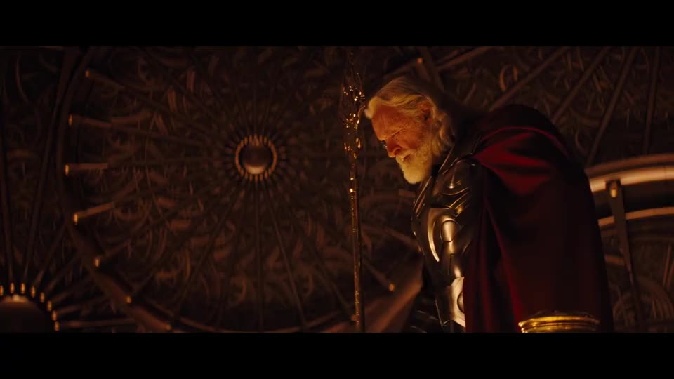 奥丁收回雷神的神力,并把他放逐到地球上去,连锤子都收回了