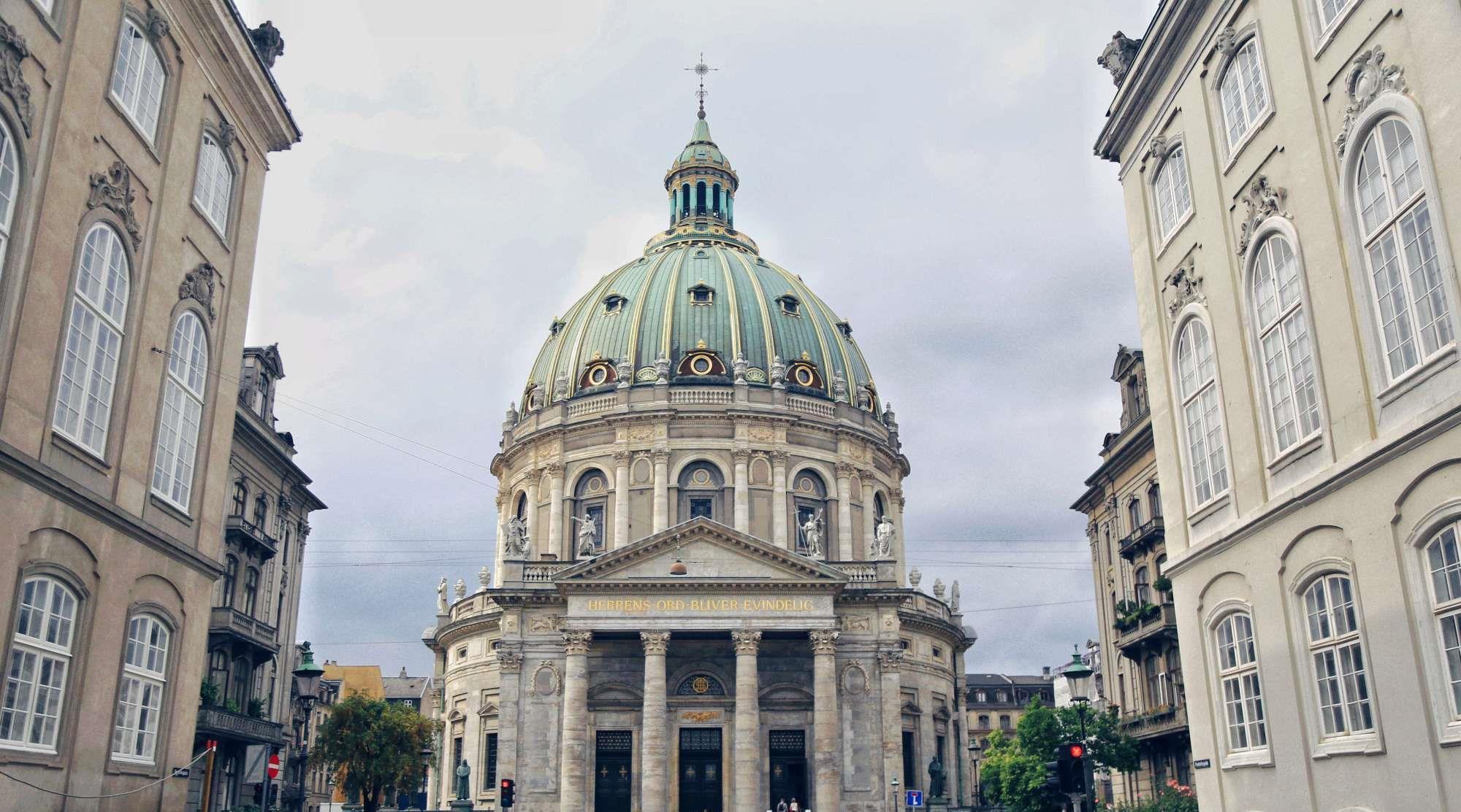 1 / 8 来哥本哈根旅行,怎么能错过腓特烈教堂呢.