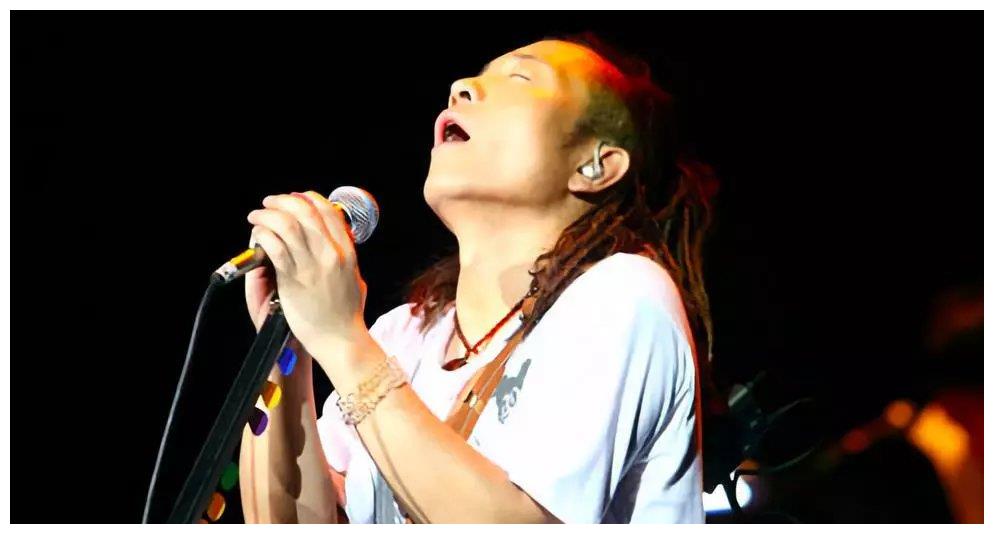 人物志;一生向往远方的诗和田野的歌手许巍|许巍|袁枫|摇滚乐_新浪