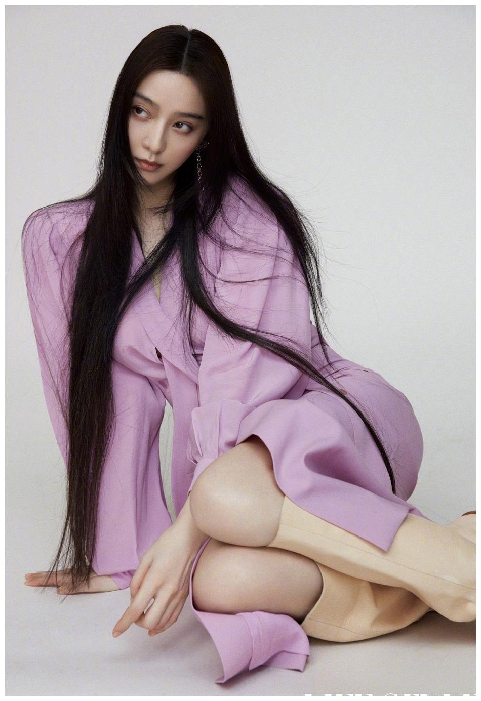 范冰冰又晒大片,露大腿眼神迷离,网友:人不要脸,天下无敌__财经头条