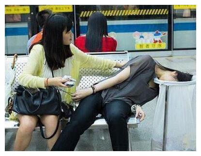 为啥好多男人都三十多岁了还不结婚,还帮你们算了个账,哈哈哈哈休闲区蓝鸢梦想 - Www.slyday.coM 为啥好多男人都三十多岁了还不结婚,还帮你们算了个账,哈哈哈哈休闲区蓝鸢梦想 - Www.slyday.coM