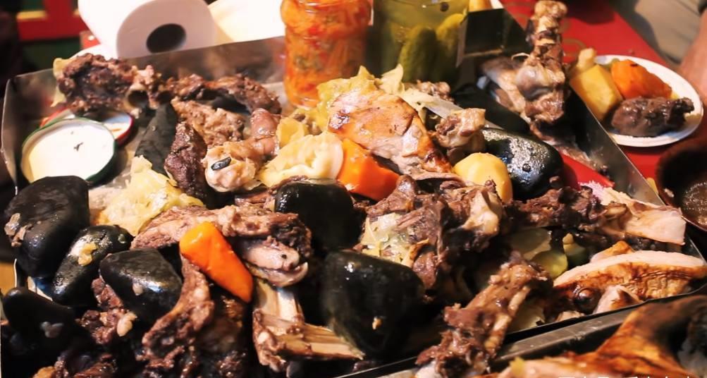 蒙古火传统美食石头烤肉