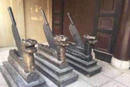 大宋朝包拯包青天随身携带的三口铡刀现在哪里去了?