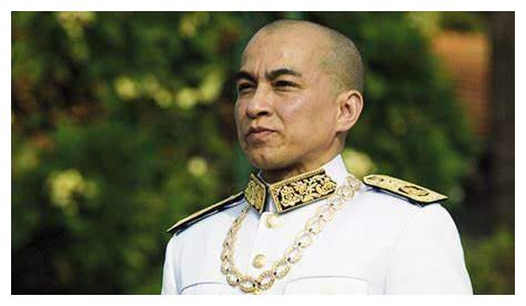 柬埔寨国王西哈莫尼佩戴的勋章,王室的荣耀,父亲多次对其改革