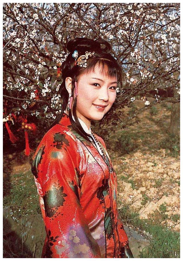 难忘史湘云扮演者郭霄珍从20岁的纯真美丽到50多岁的恬淡