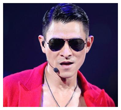 刘德华周润发经典帅气王家卫谢贤墨镜直接焊脸上