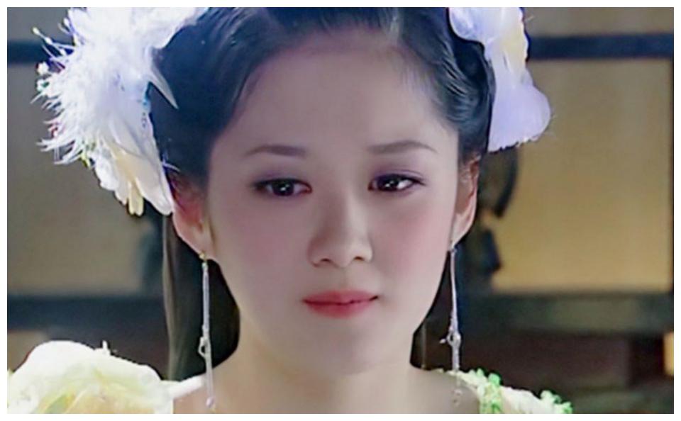 司徒静真的有很多套漂亮的女装吗原来这些年都是错觉