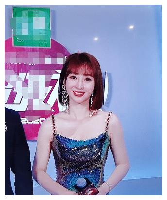 不过另外一个女明星李沁这次似乎就发福了不少,李沁一直在大家的心目