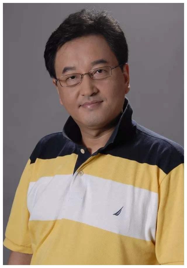 长啸,从乡村小学教师到央视主持人,女儿长得漂亮妻子是谁已成谜