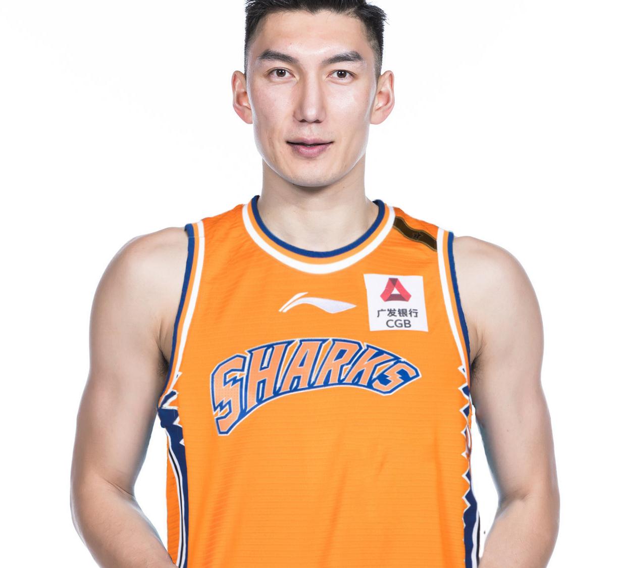 可兰白克亲笔撰文:再见,家乡新疆;侬好,上海男篮