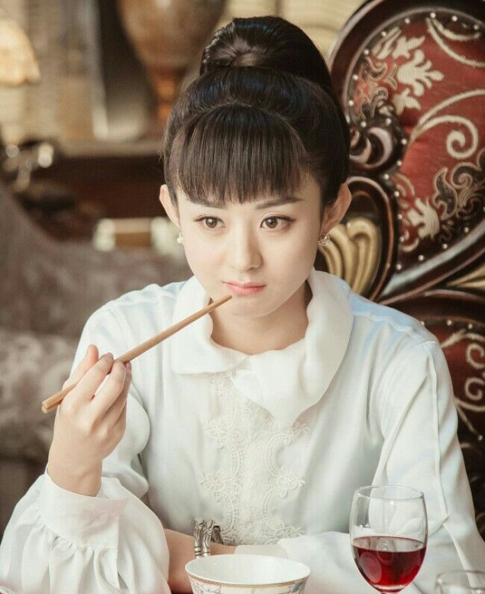 赵丽颖:原来颖宝有刘海是这个样子的,依旧甜美动人,气质非凡