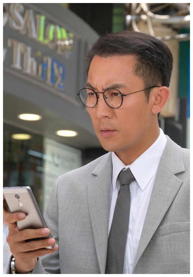 狄龙39岁儿子自曝曾穷到没钱吃饭交租无奈之下偷拿了老板2块钱