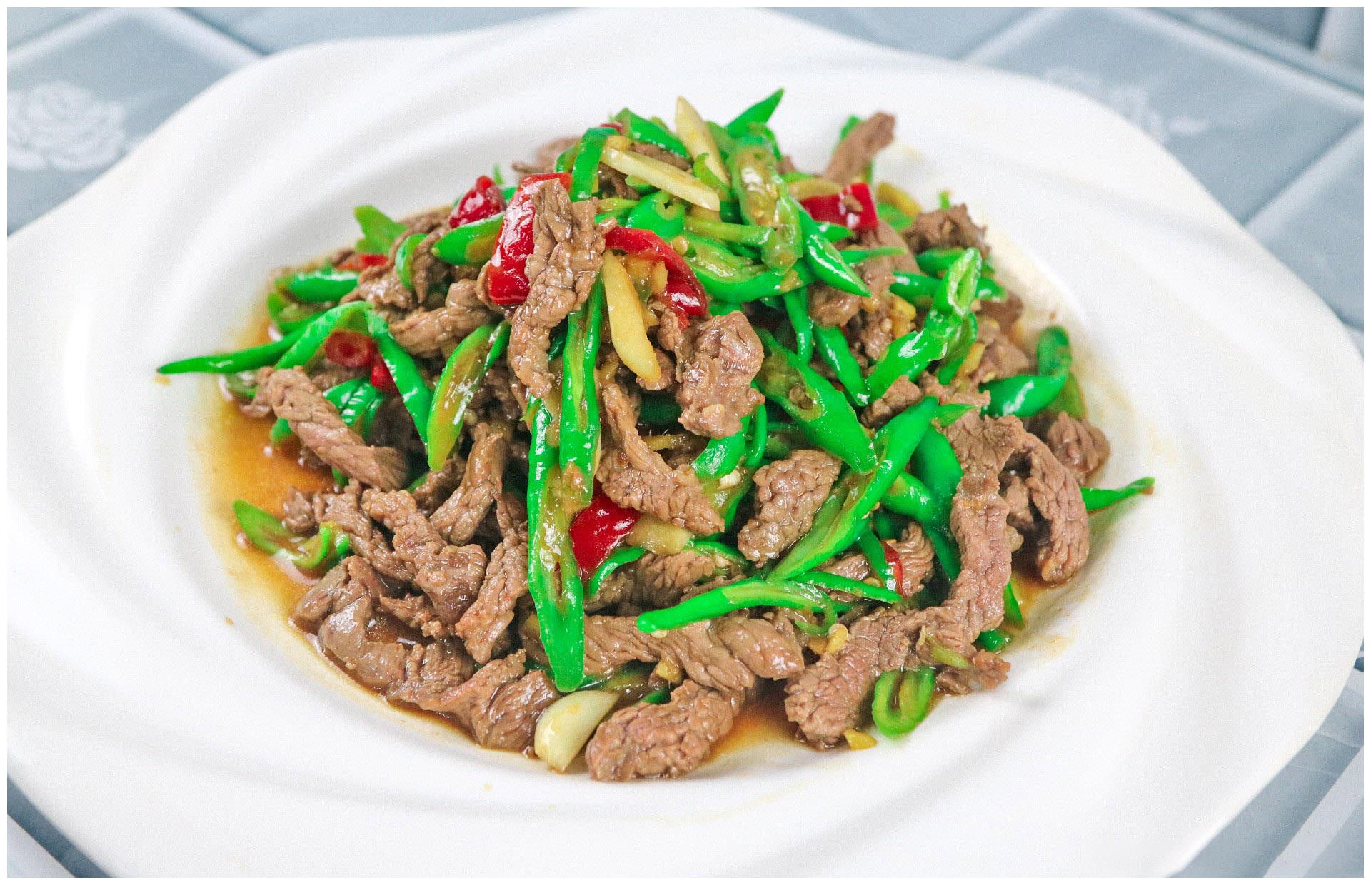 大厨分享"青椒炒牛肉"地道做法,看着都流口水,做法特别简单