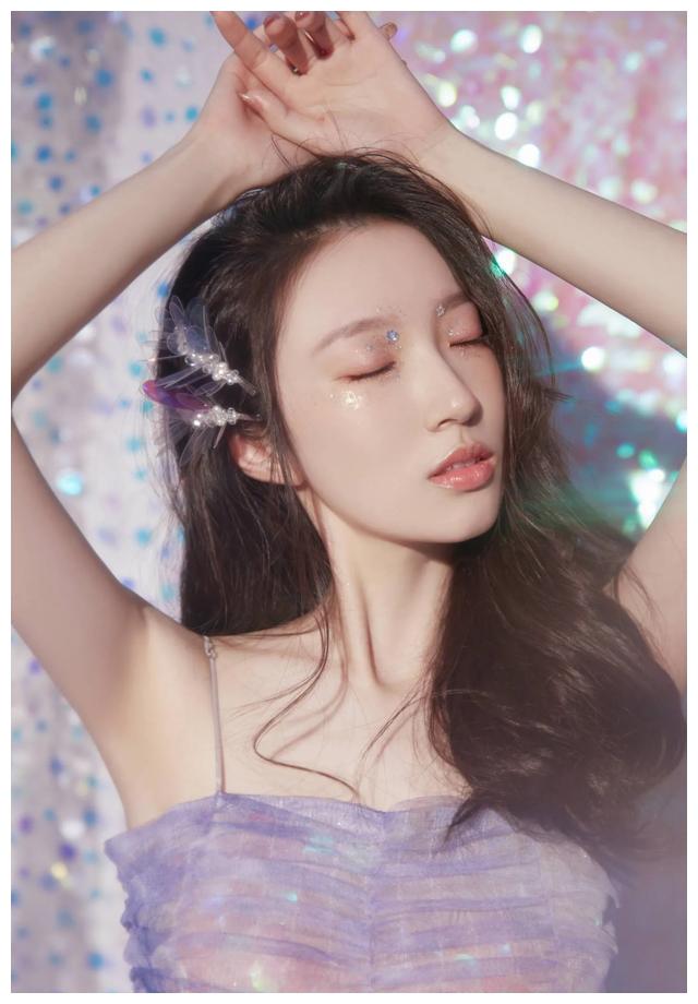 【果汁冰冰】性感写真