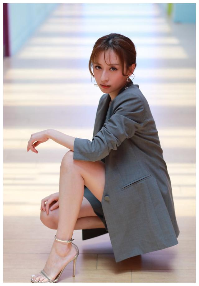 拍打戏尾指断筋改学古筝龚嘉欣30岁给自己新挑战