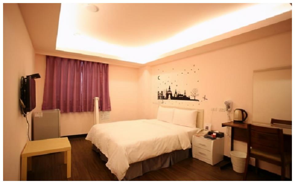 当年，农村女子被青梅竹马人贩子蛊惑后，一年拐卖10多名少女休闲区蓝鸢梦想 - Www.slyday.coM