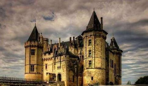 卡夫卡城堡二律背反的人生该如何得到救赎