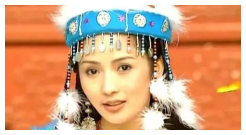 李沁和张嘉倪演香妃被吐槽丑，但历史上的她却不如如懿美休闲区蓝鸢梦想 - Www.slyday.coM