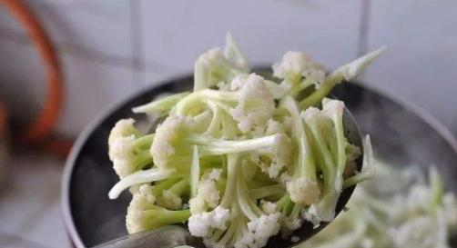 自己在家做干煸花菜时,只要掌握了这些技巧,做的比饭店还好吃休闲区蓝鸢梦想 - Www.slyday.coM 自己在家做干煸花菜时,只要掌握了这些技巧,做的比饭店还好吃休闲区蓝鸢梦想 - Www.slyday.coM