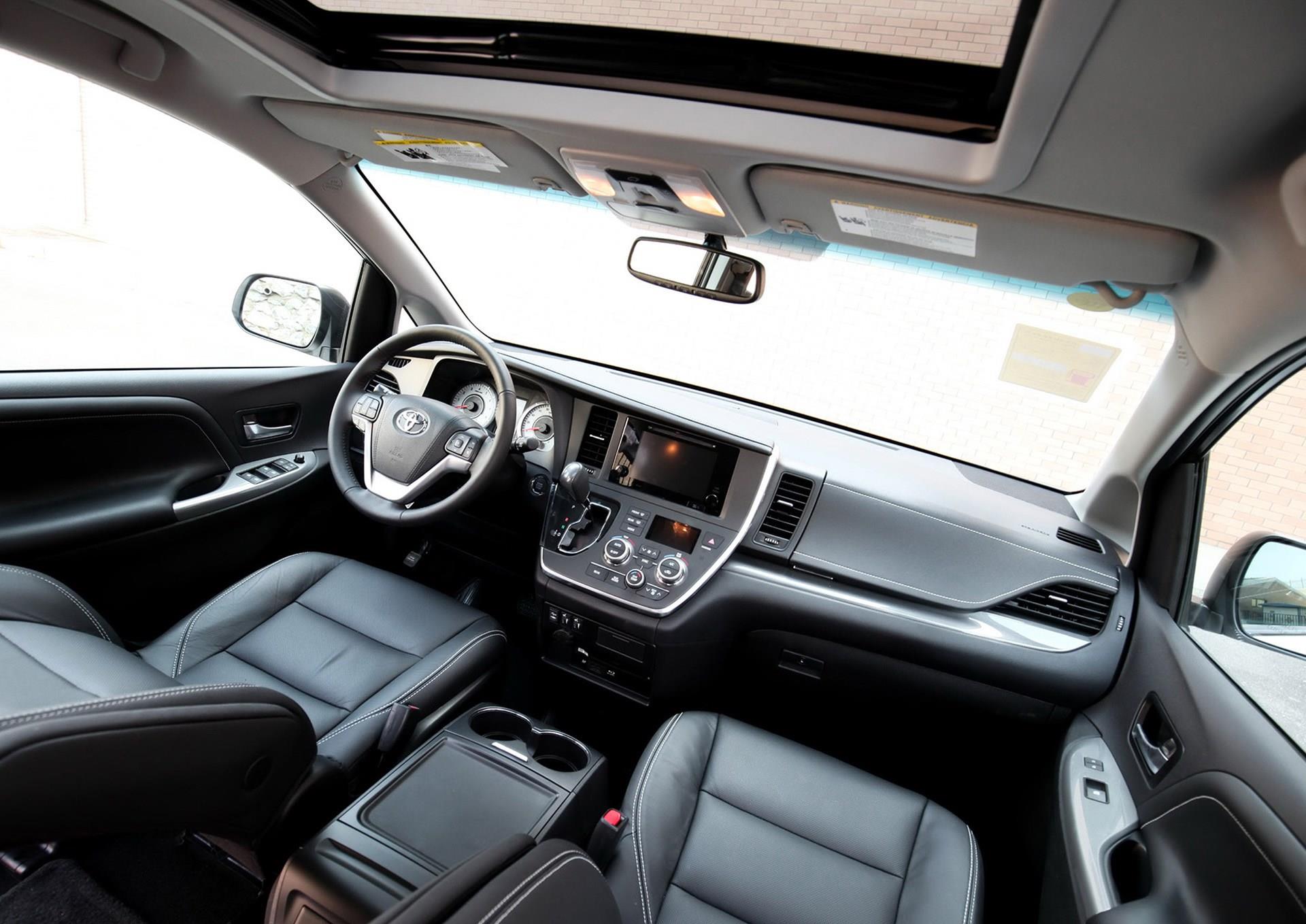 汽车看点 自媒体 正文在内饰设计上面来说,风格不错.