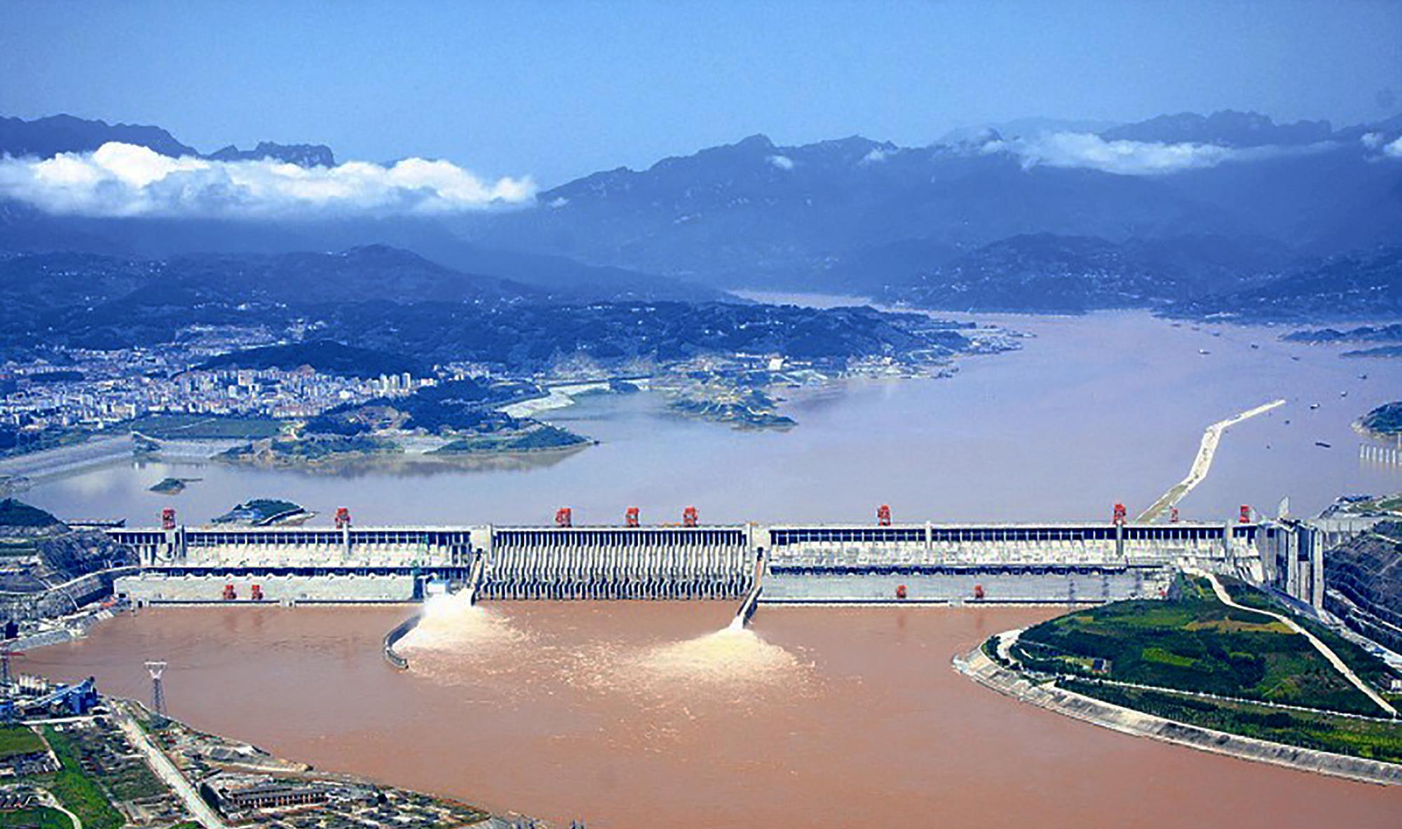 长江干流第一坝——截断巫山云雨,高峡出平湖