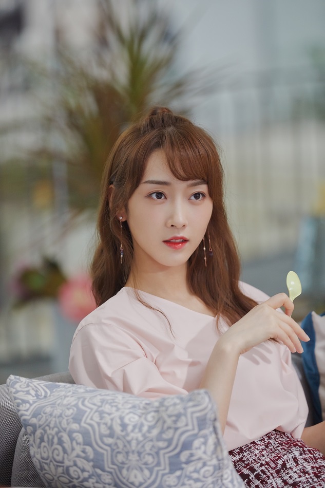 宣璐青春创世纪化身美女主播演绎佛系少女奋斗史
