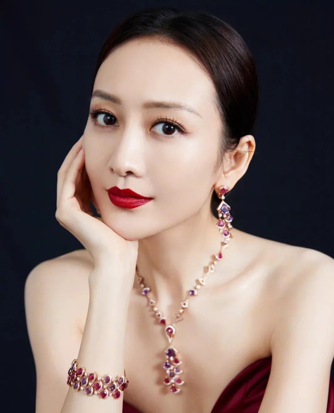 王鸥:抹胸渐变色礼服,惊艳迷人!_高清图集_新浪网