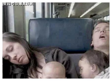 搞笑GIF:上厕所正确玩手机方法休闲区蓝鸢梦想 - Www.slyday.coM 搞笑GIF:上厕所正确玩手机方法休闲区蓝鸢梦想 - Www.slyday.coM