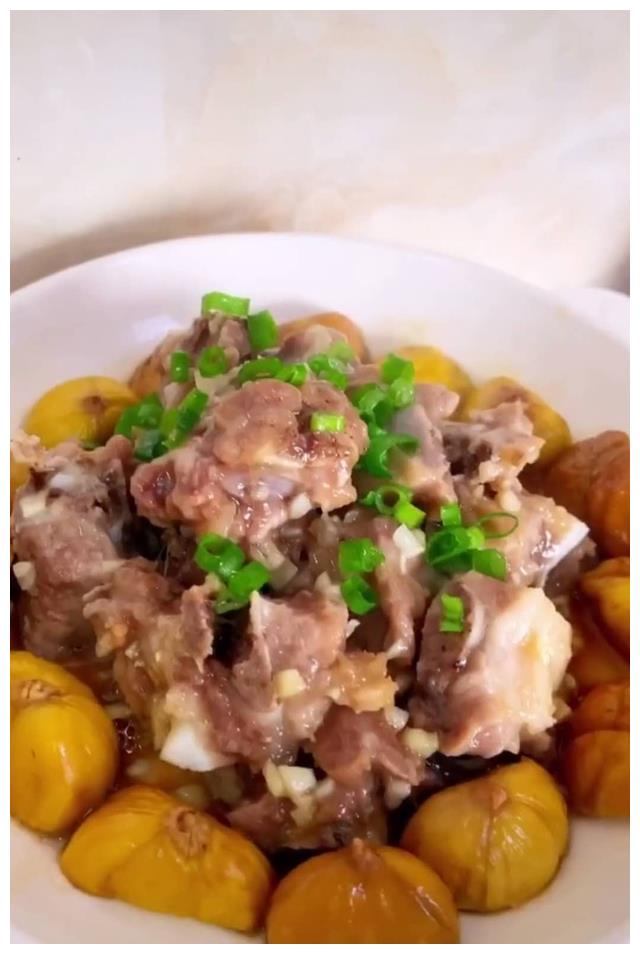 香滑软糯的家常美味板栗蒸排骨