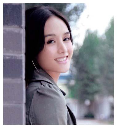 "最穷影帝"富大龙,无车无房的婚姻幸福满满|饶敏莉|富大龙|影帝_新浪