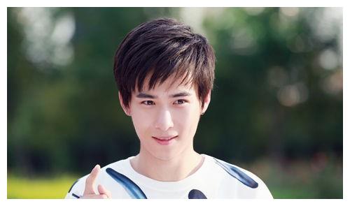 他在逆光中告白江浩是谁演的?扮演者吴昊泽个人资料背景经历介绍