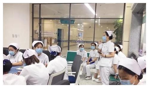 无论病情如何,这个时候她们都是小公主,永远是快乐的休闲区蓝鸢梦想 - Www.slyday.coM 无论病情如何,这个时候她们都是小公主,永远是快乐的休闲区蓝鸢梦想 - Www.slyday.coM