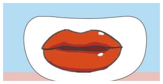 所谓的樱桃口,就是指一个人的嘴巴长得小而红润,整个嘴唇微微的上扬